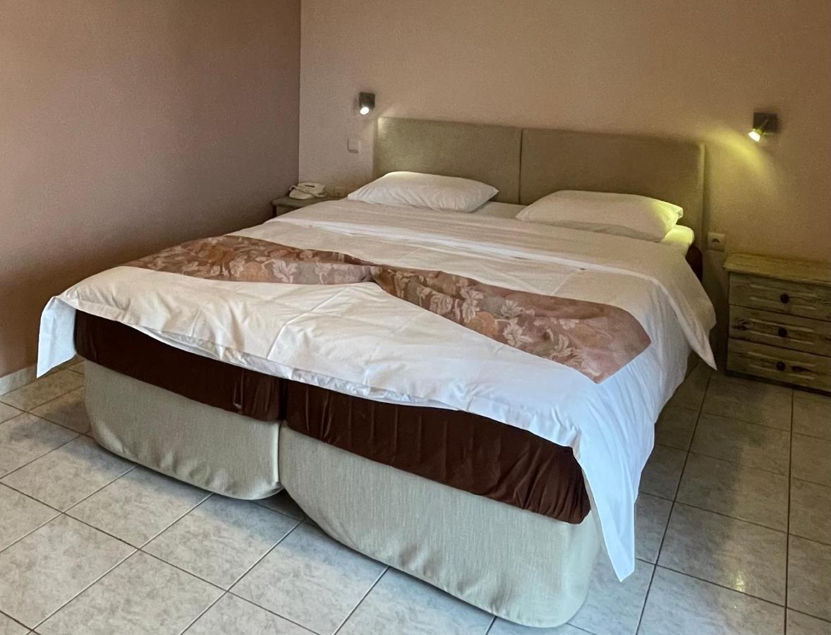 Hotel Afrika 엘레오나스 외부 사진